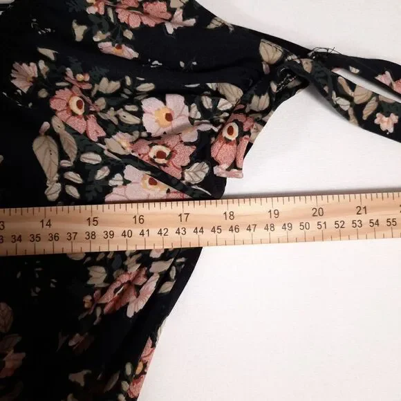 First Love On or Off Shoulder Floral Knit Peasant Top Size Medium / Large Ruffle - Picture 12 of 13